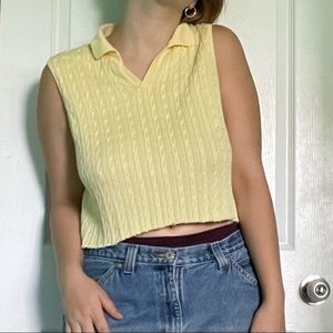 collared v-neck sleeve-less sweater